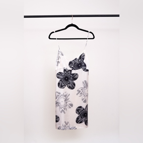 Chanel White Floral Logo Silk Dress - Picture 7 of 7